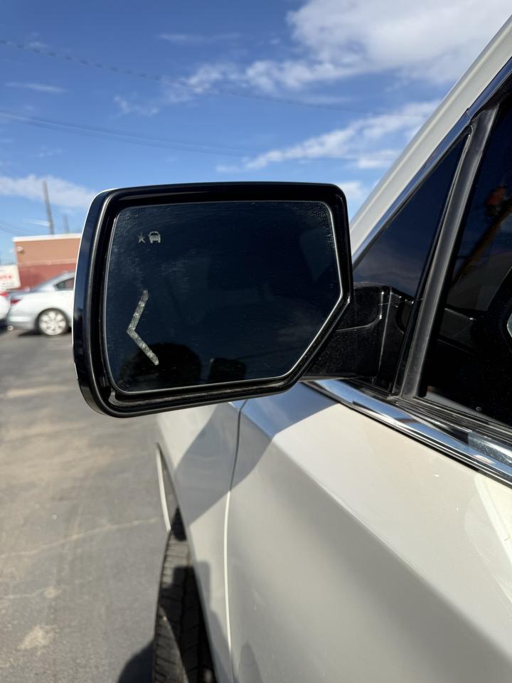 GMC Yukon Denali XL 4WD 2015
