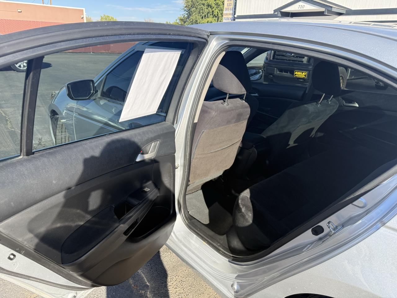 Honda Accord LX sedan AT 2012