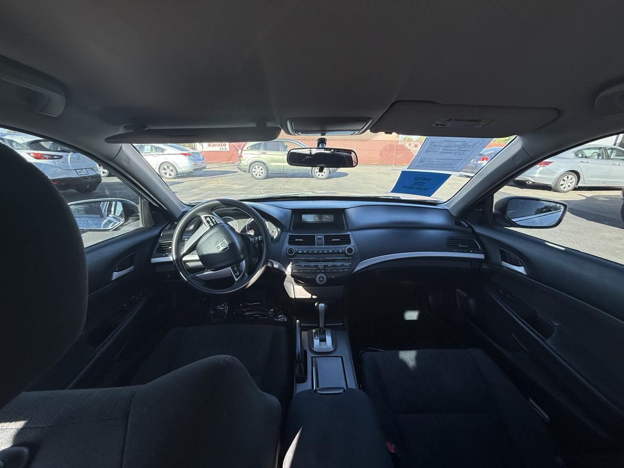 Honda Accord LX sedan AT 2012