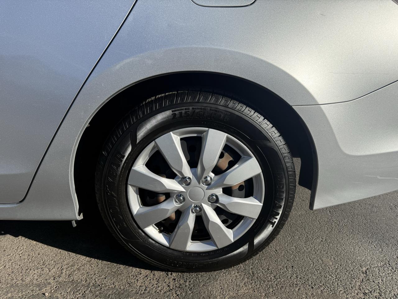 Honda Accord LX sedan AT 2012