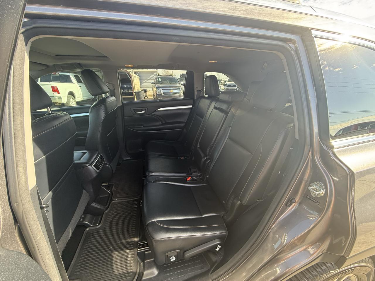 Toyota Highlander XLE AWD V6 2014