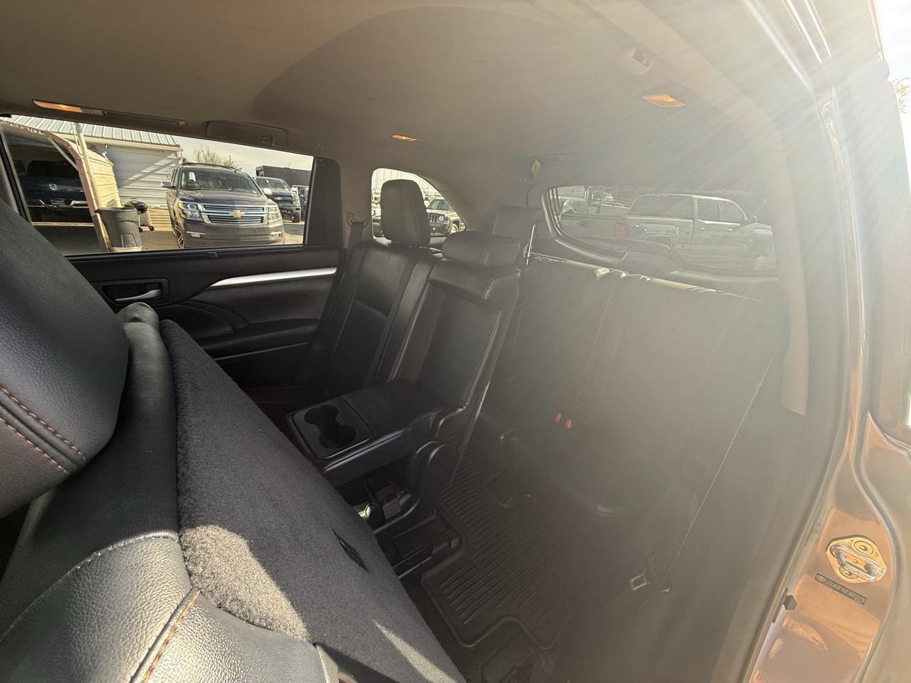 Toyota Highlander XLE AWD V6 2014