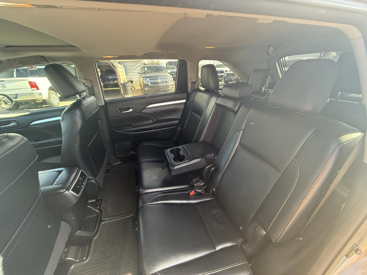 Toyota Highlander XLE AWD V6 2014