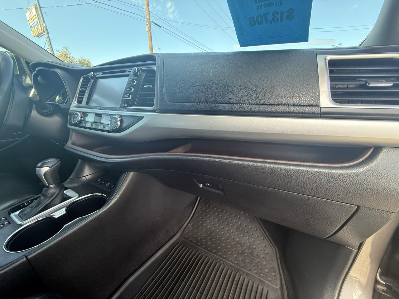 Toyota Highlander XLE AWD V6 2014