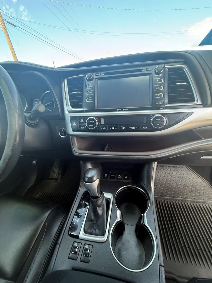 Toyota Highlander XLE AWD V6 2014