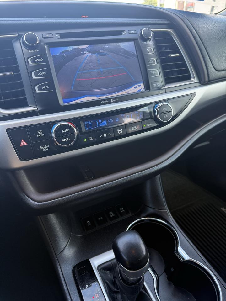 Toyota Highlander XLE AWD V6 2014