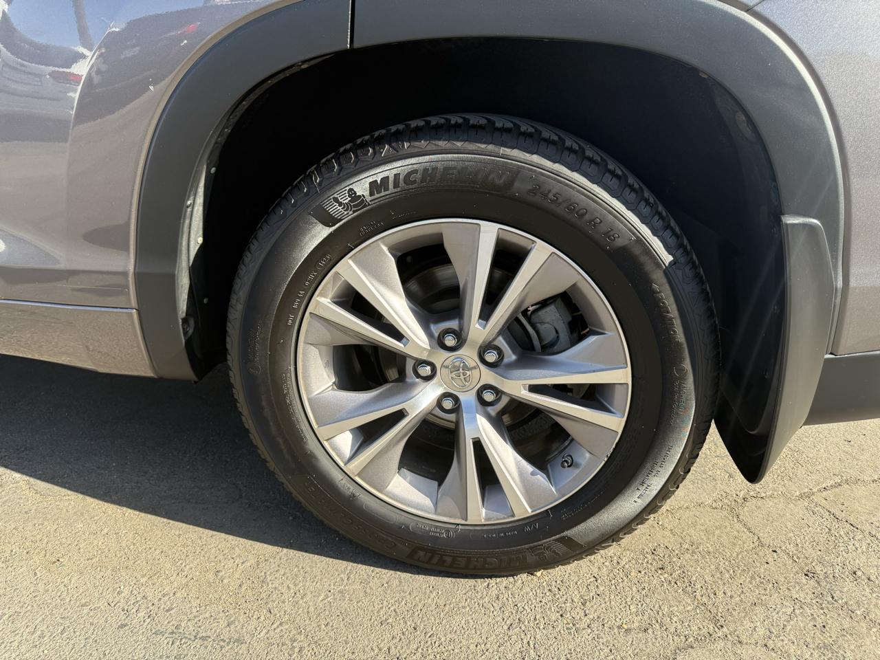 Toyota Highlander XLE AWD V6 2014