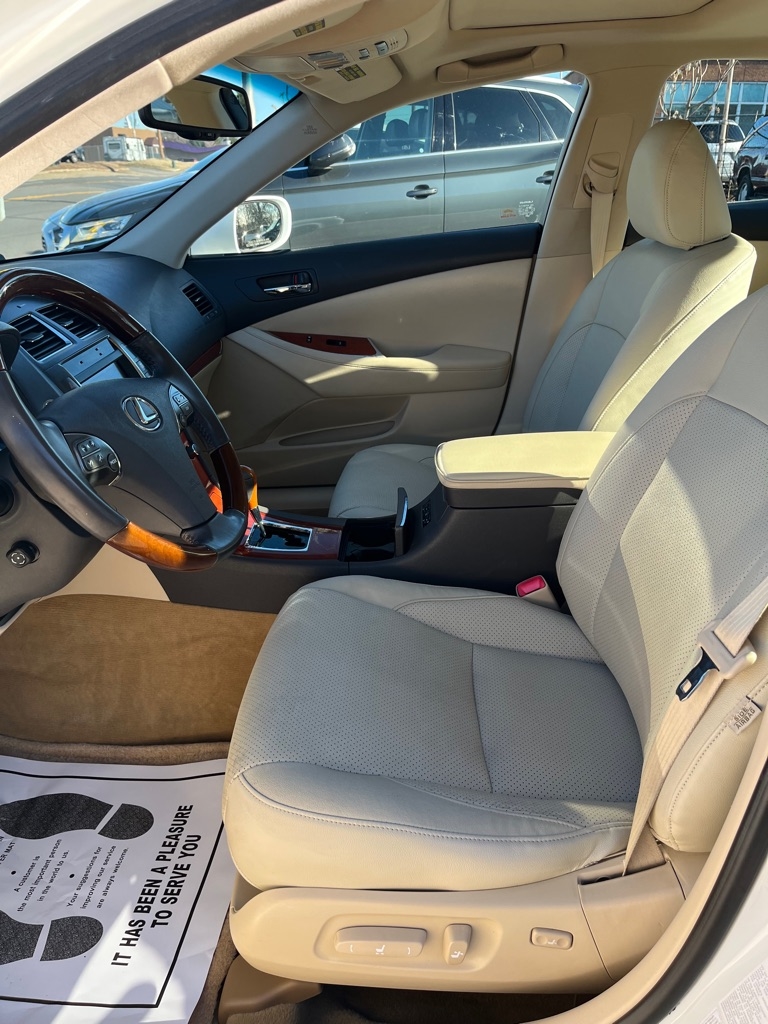Lexus ES 350 Sedan 2010