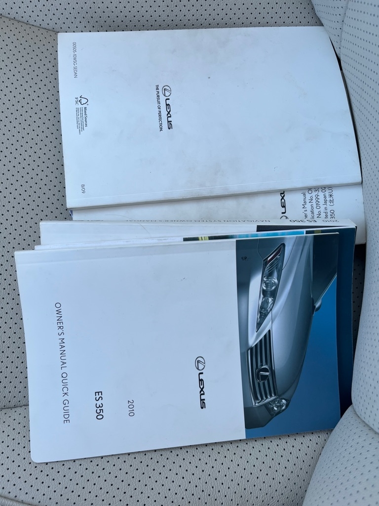 Lexus ES 350 Sedan 2010