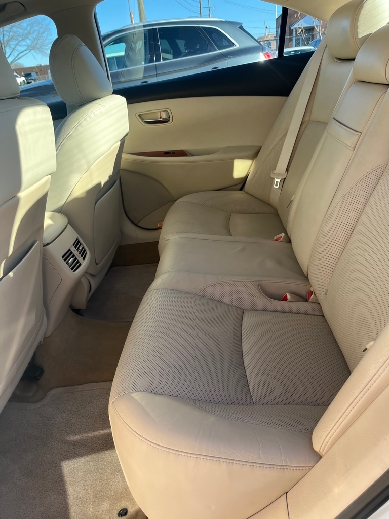 Lexus ES 350 Sedan 2010