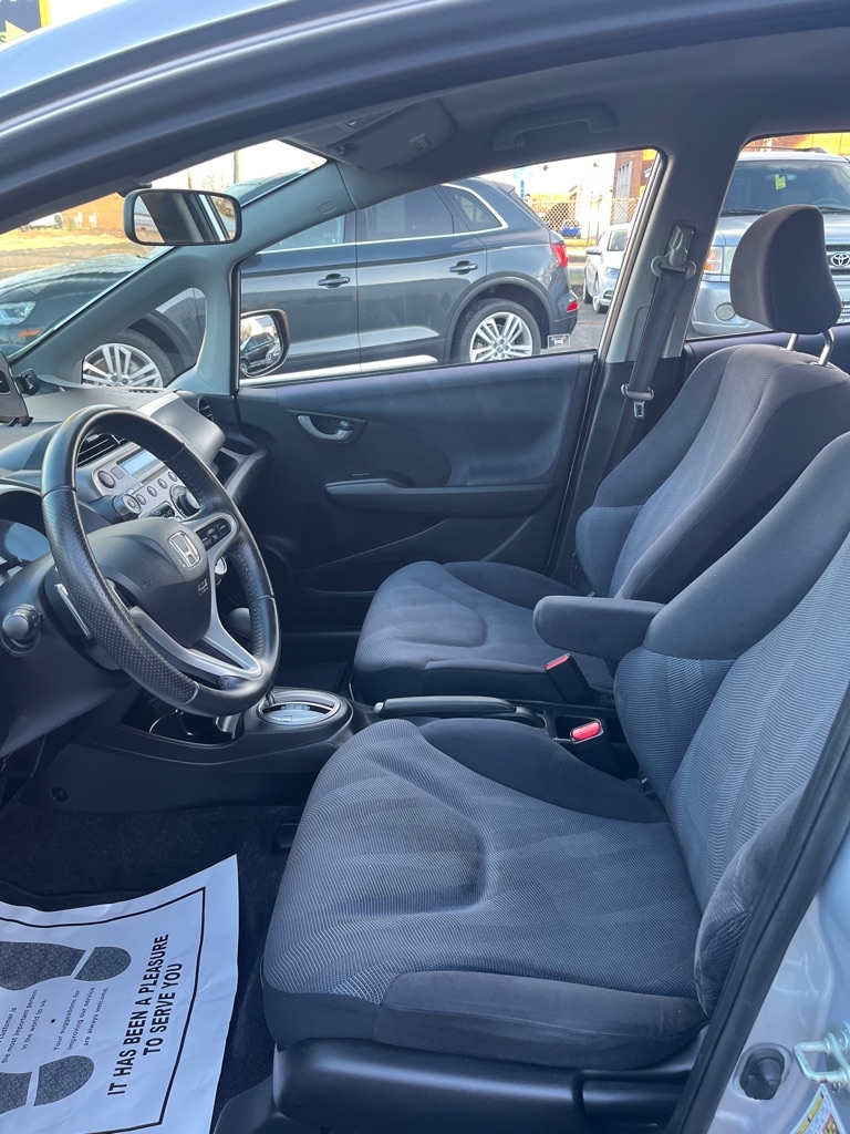 Honda Fit Sport 5-Speed AT 2011