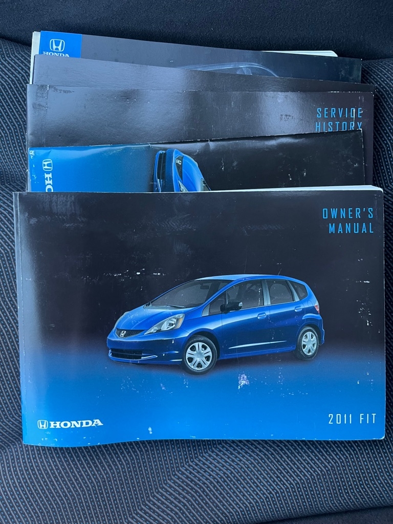Honda Fit Sport 5-Speed AT 2011