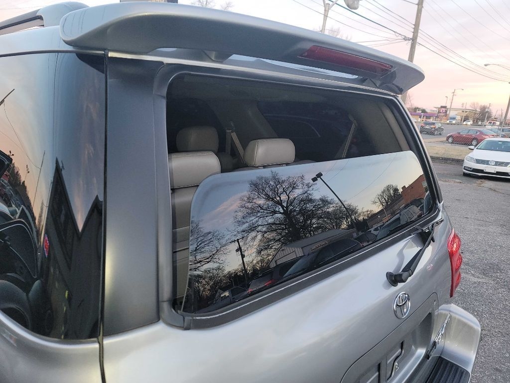 Toyota Sequoia Limited 4WD 2002