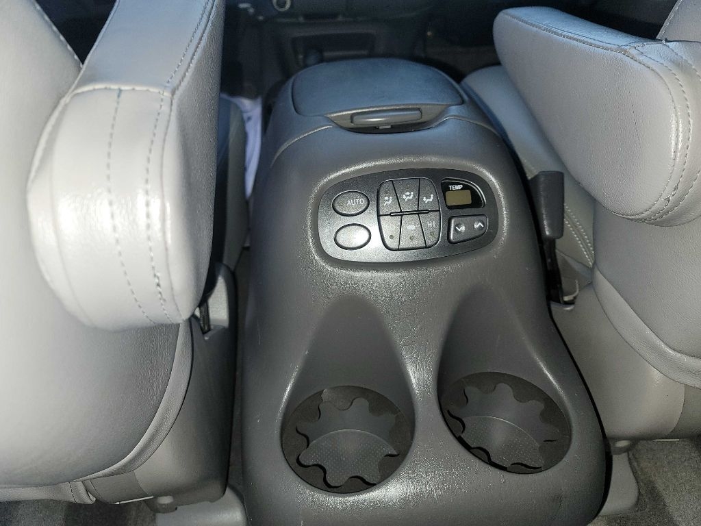 Toyota Sequoia Limited 4WD 2002