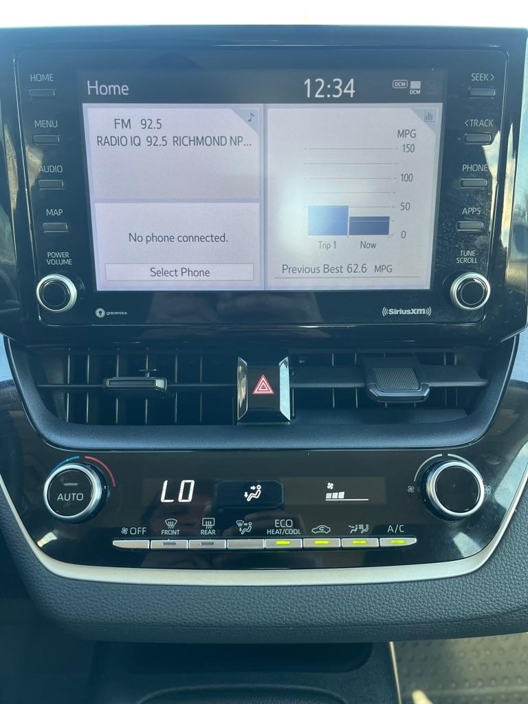 Toyota Corolla LE Hybrid 2022