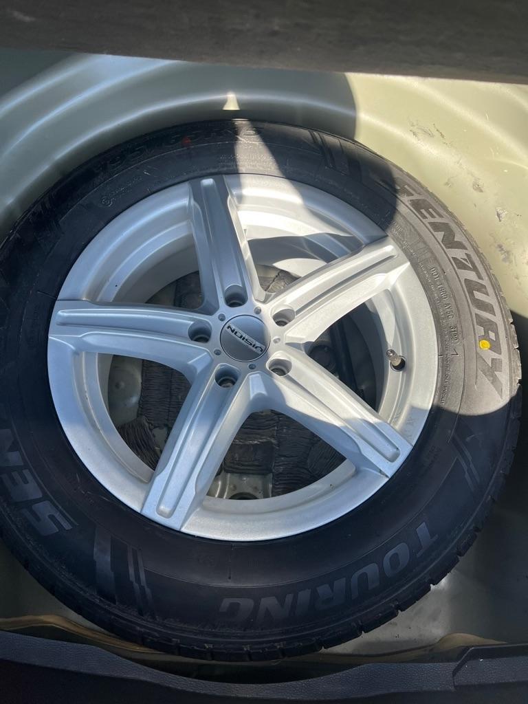 Toyota Corolla LE Hybrid 2022