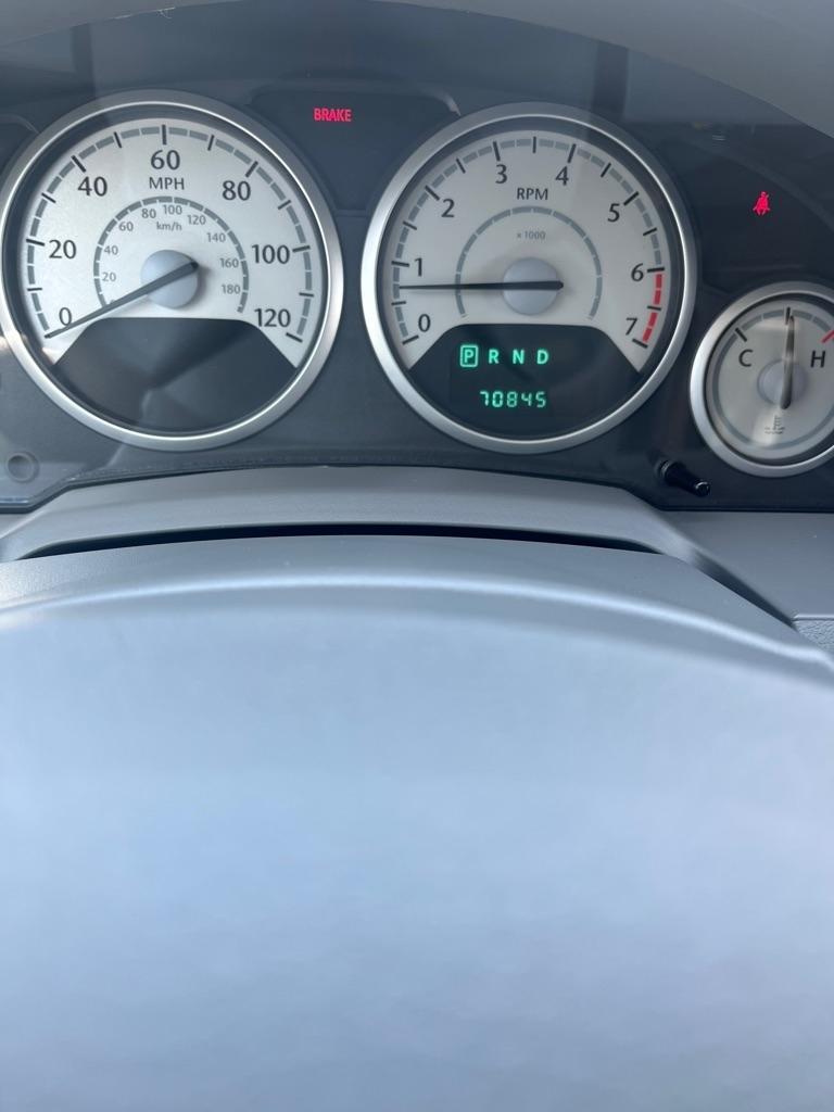 Chrysler Town & Country LX 2010