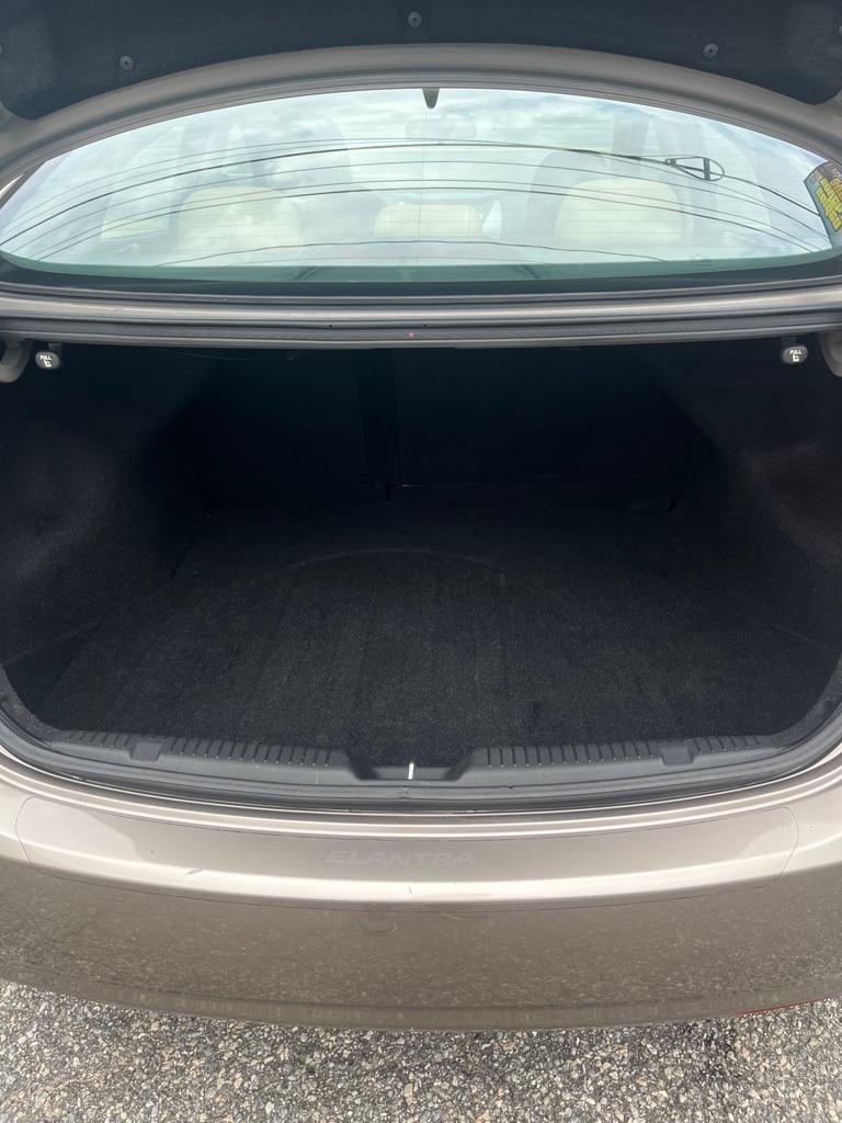 Hyundai Elantra Limited 2013