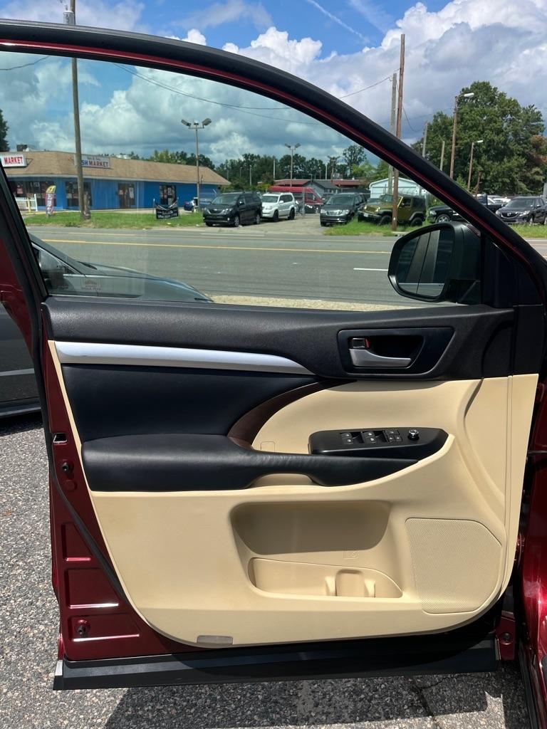 Toyota Highlander XLE AWD V6 2015