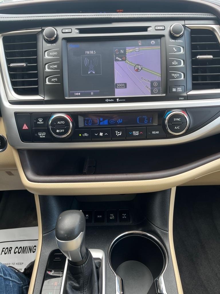 Toyota Highlander XLE AWD V6 2015