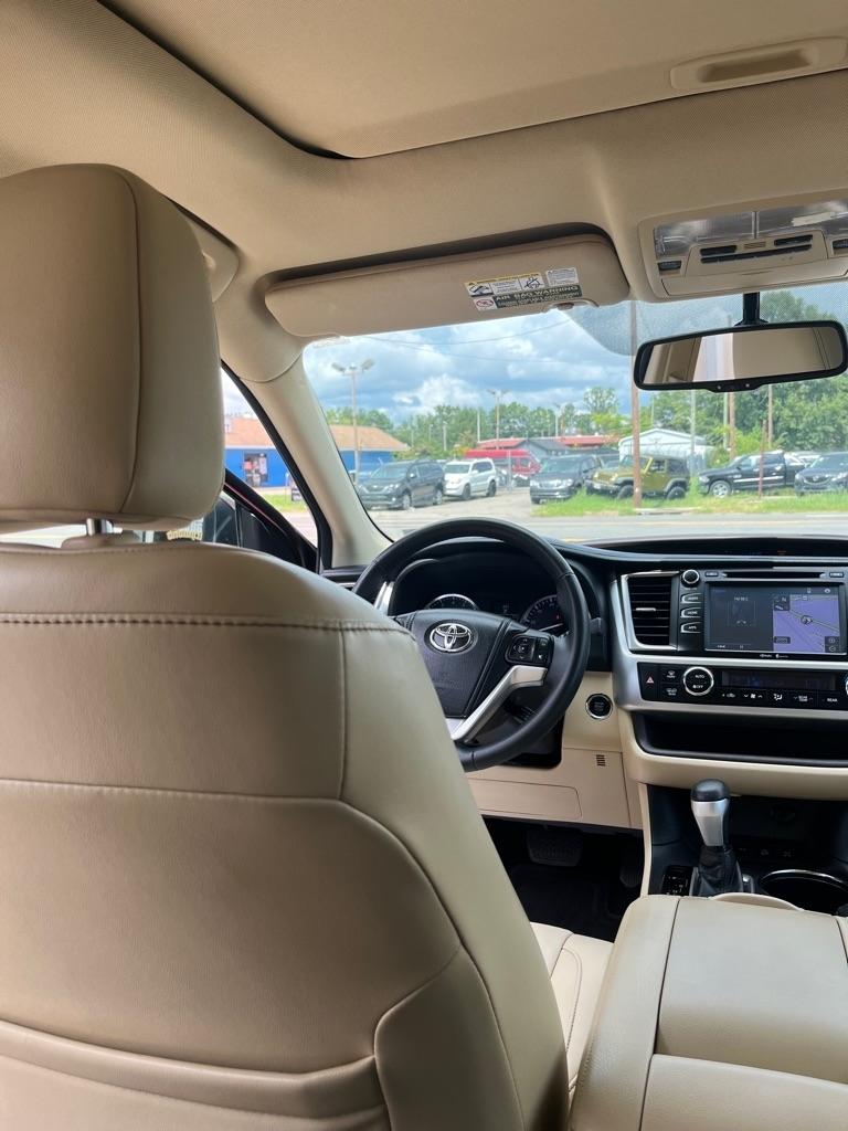 Toyota Highlander XLE AWD V6 2015