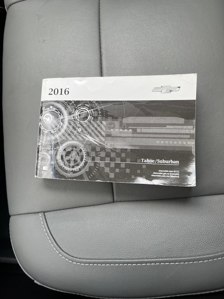 Chevrolet Suburban LT 4WD 2016