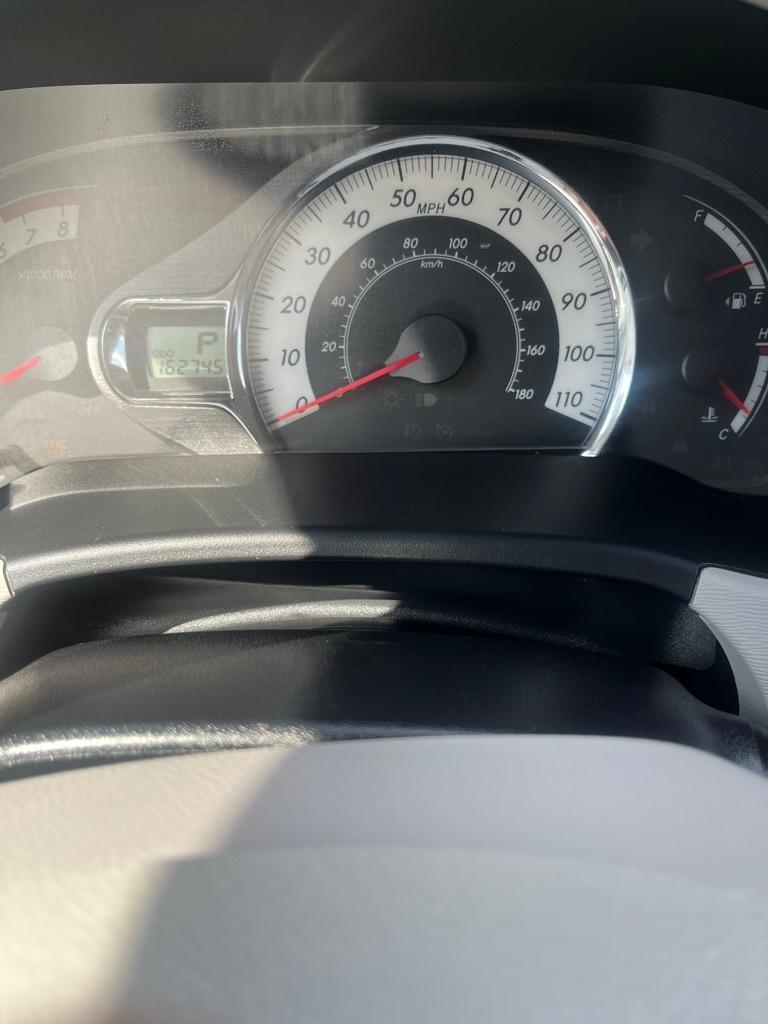 Toyota Sienna FWD 7-Passenger V6 2012