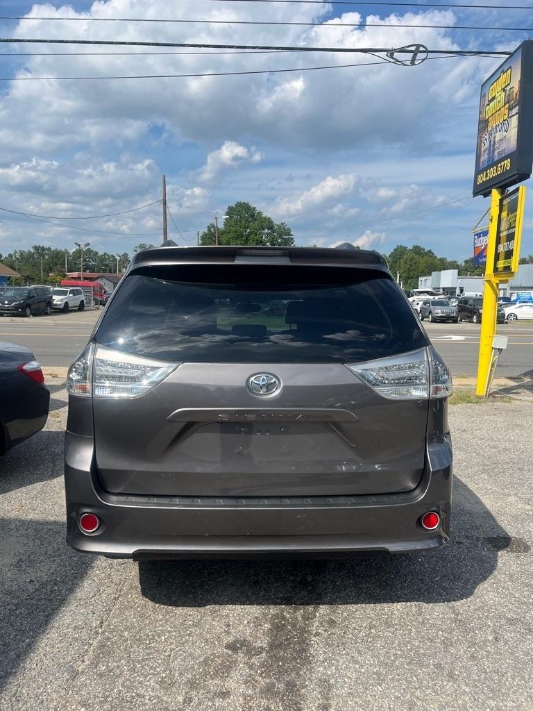 Toyota Sienna FWD 7-Passenger V6 2012