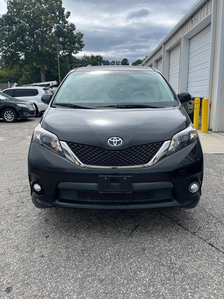 Toyota Sienna FWD 7-Passenger V6 2012