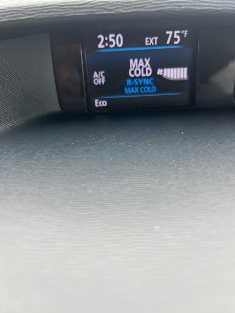 Toyota Sienna FWD 7-Passenger V6 2012