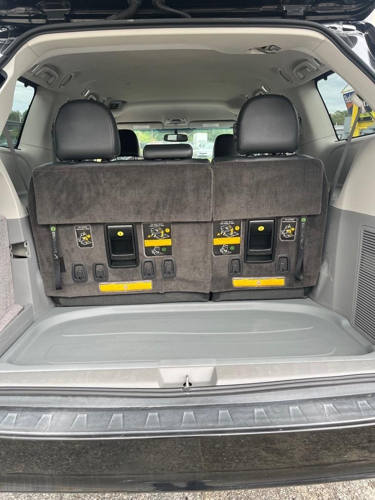 Toyota Sienna FWD 7-Passenger V6 2012