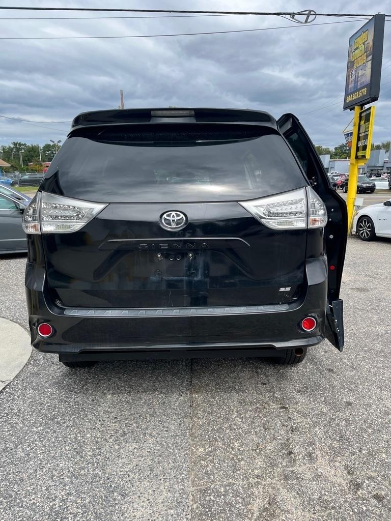 Toyota Sienna FWD 7-Passenger V6 2012