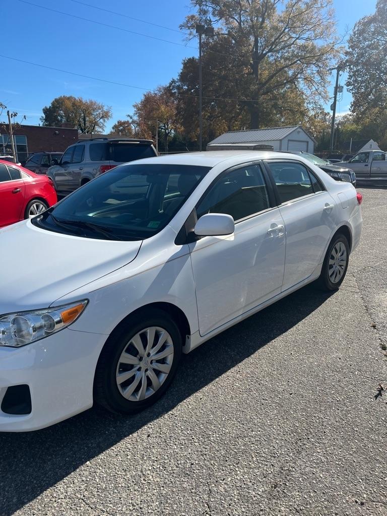 Toyota Corolla LE 4-Speed AT 2013