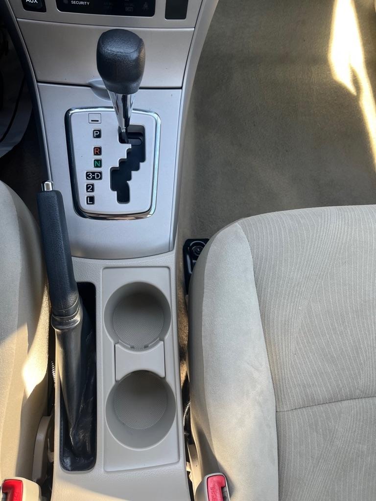 Toyota Corolla LE 4-Speed AT 2013