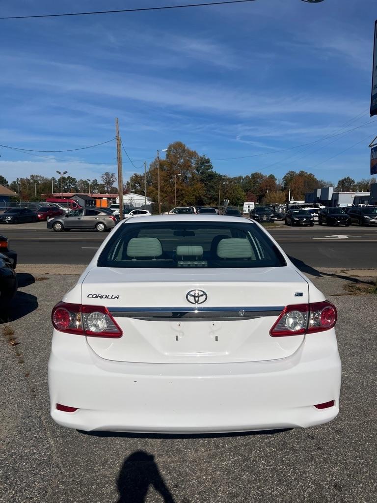 Toyota Corolla LE 4-Speed AT 2013