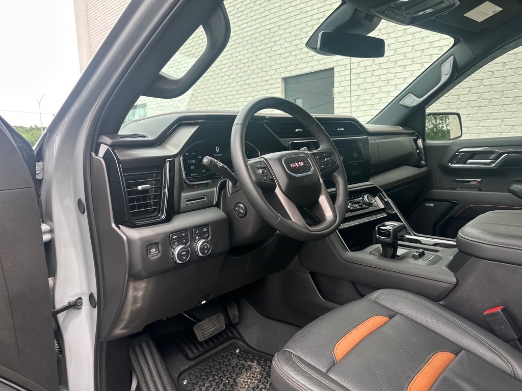 GMC Sierra 1500 AT4 Crew Cab 4WD 2024