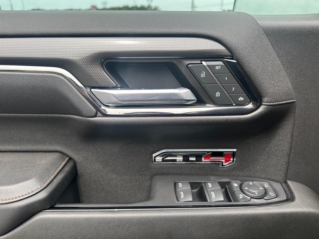 GMC Sierra 1500 AT4 Crew Cab 4WD 2024