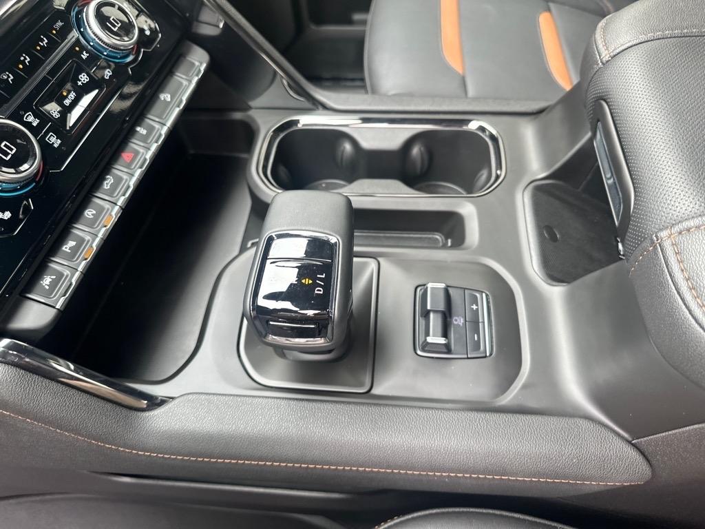GMC Sierra 1500 AT4 Crew Cab 4WD 2024