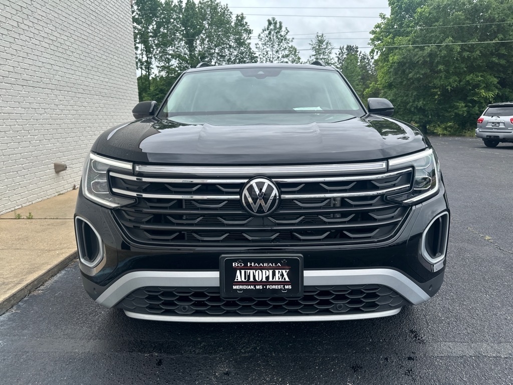 2024 Volkswagen Atlas Peak Edition SE Technology photo 2