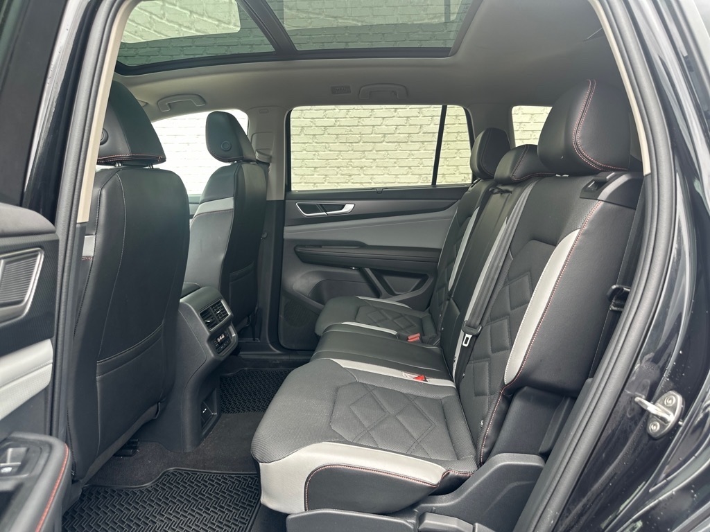 Volkswagen Atlas 2.0T Peak Edition SE w/Technology 4MOTION 2024