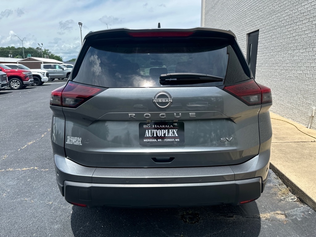 2024 Nissan Rogue SV photo 2