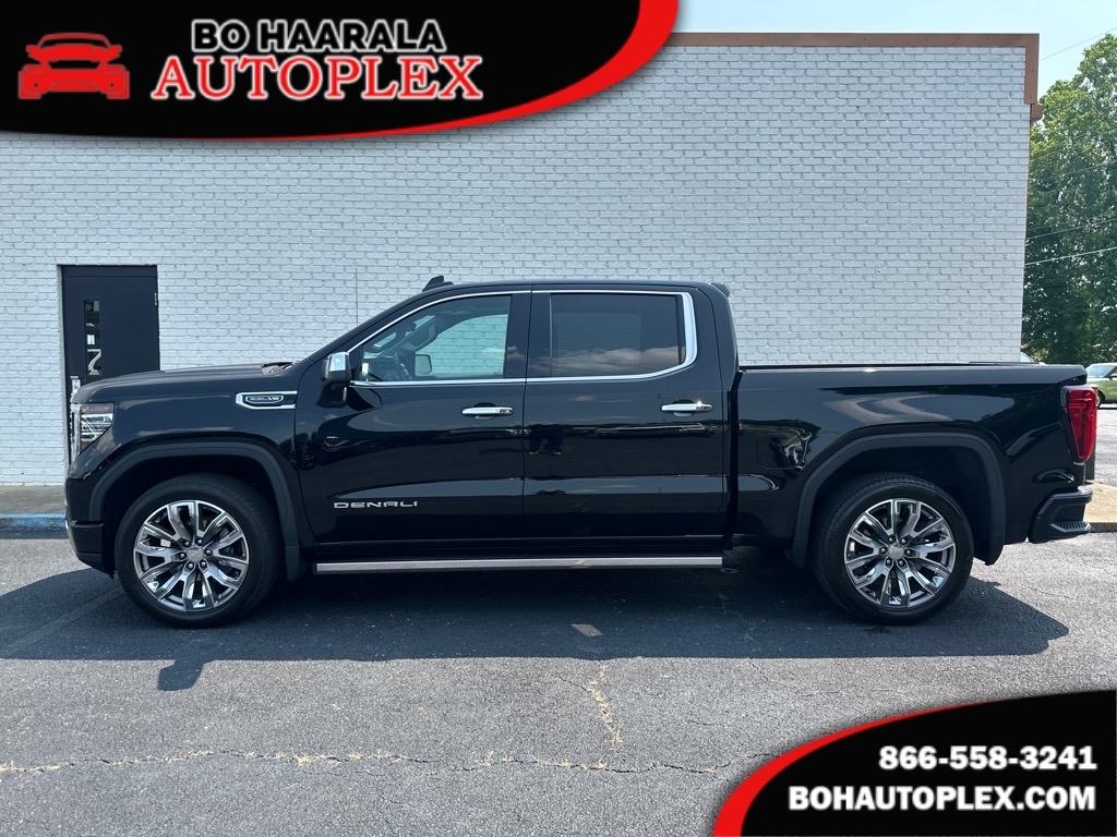 2024 GMC Sierra Denali's photo