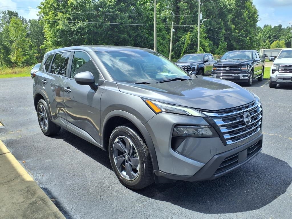 2024 Nissan Rogue SV photo 2