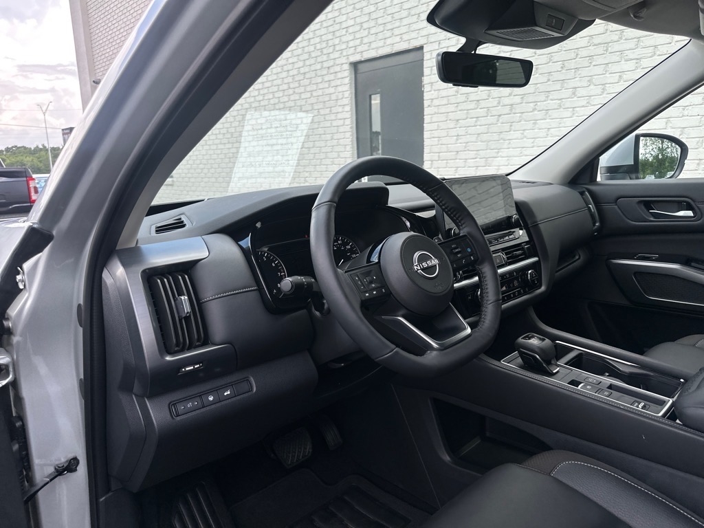 Nissan Pathfinder SL 2024