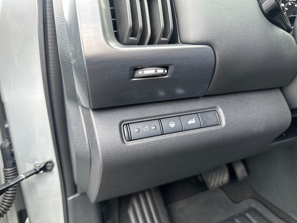 Nissan Pathfinder SL 2024