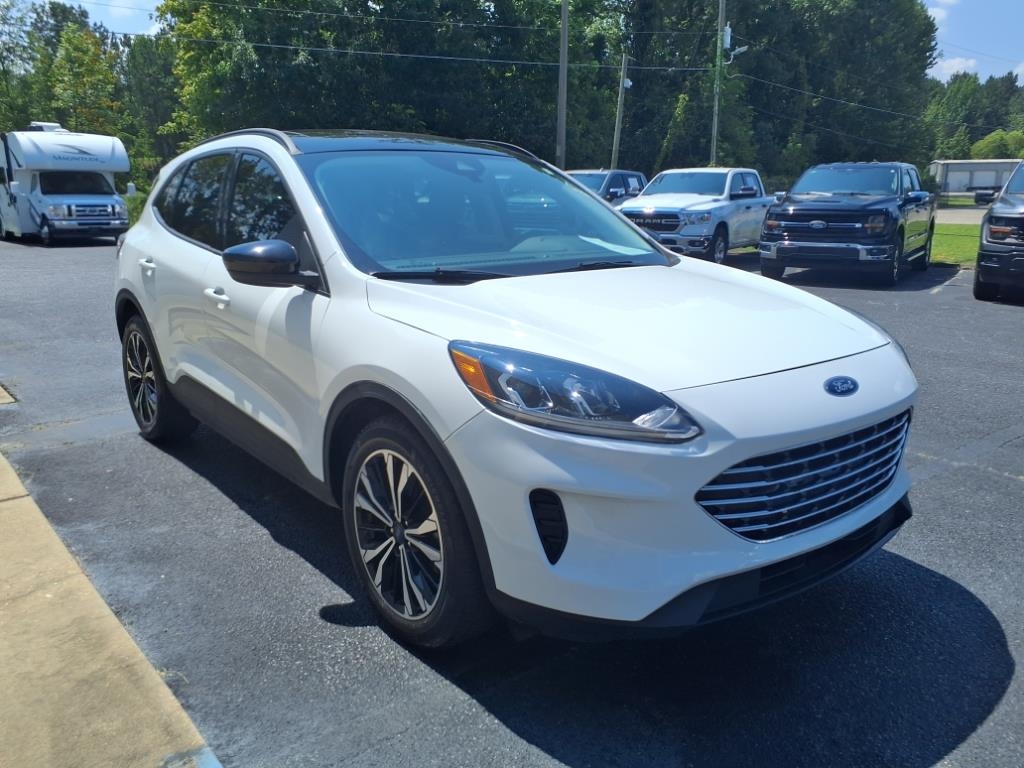 2022 Ford Escape SE photo 3