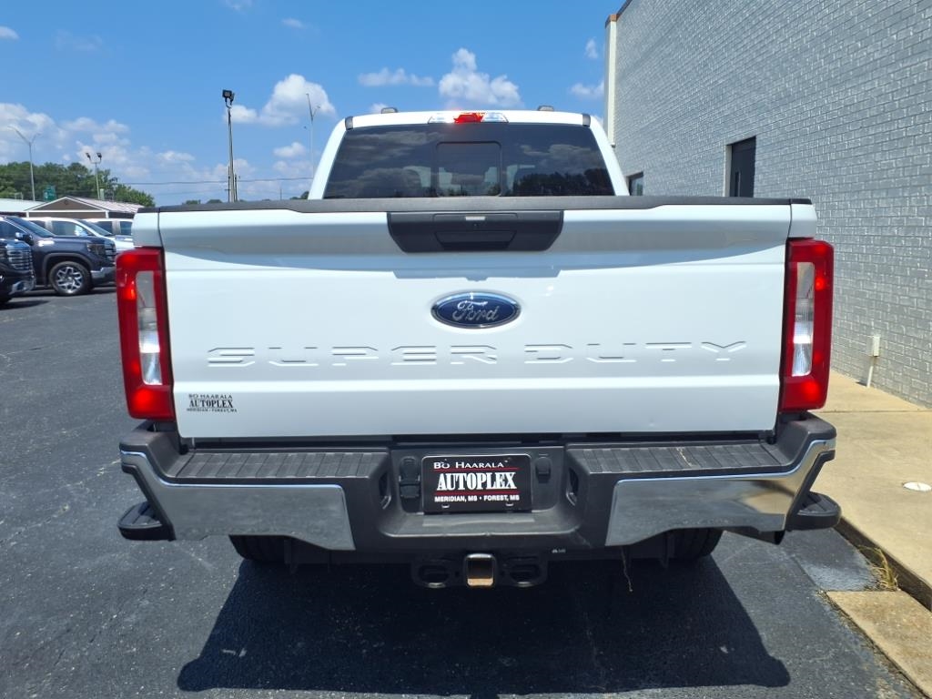 Ford F-250 SD FX4 Crew Cab 4WD 2024