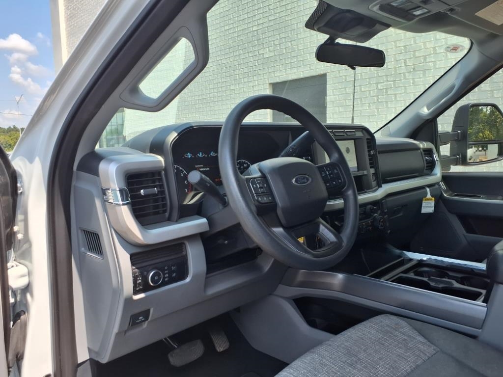 Ford F-250 SD FX4 Crew Cab 4WD 2024