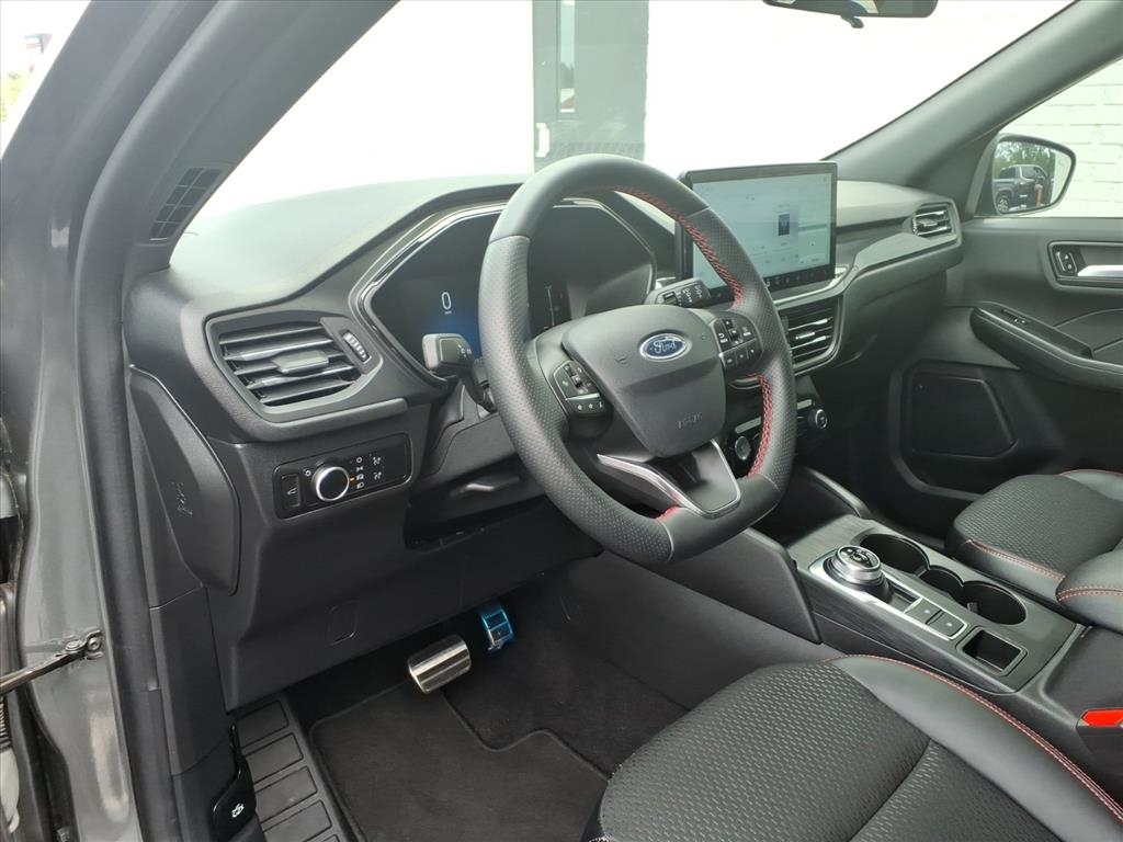 2024 Ford Escape ST-Line photo 4