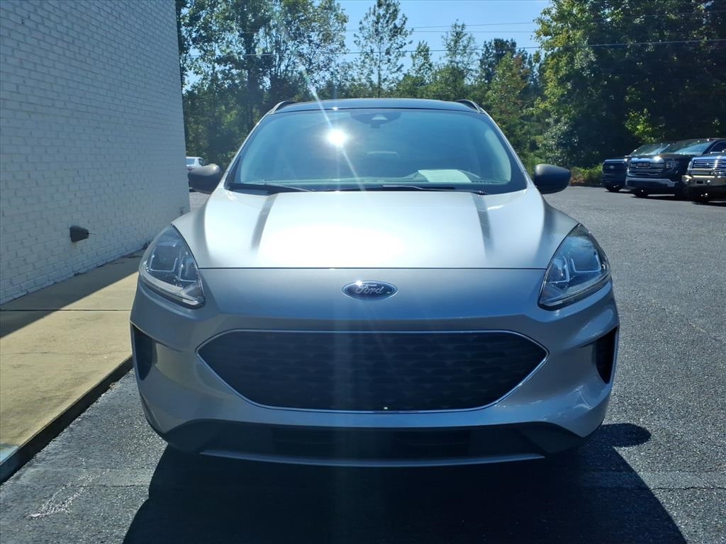 2022 Ford Escape SE photo 2